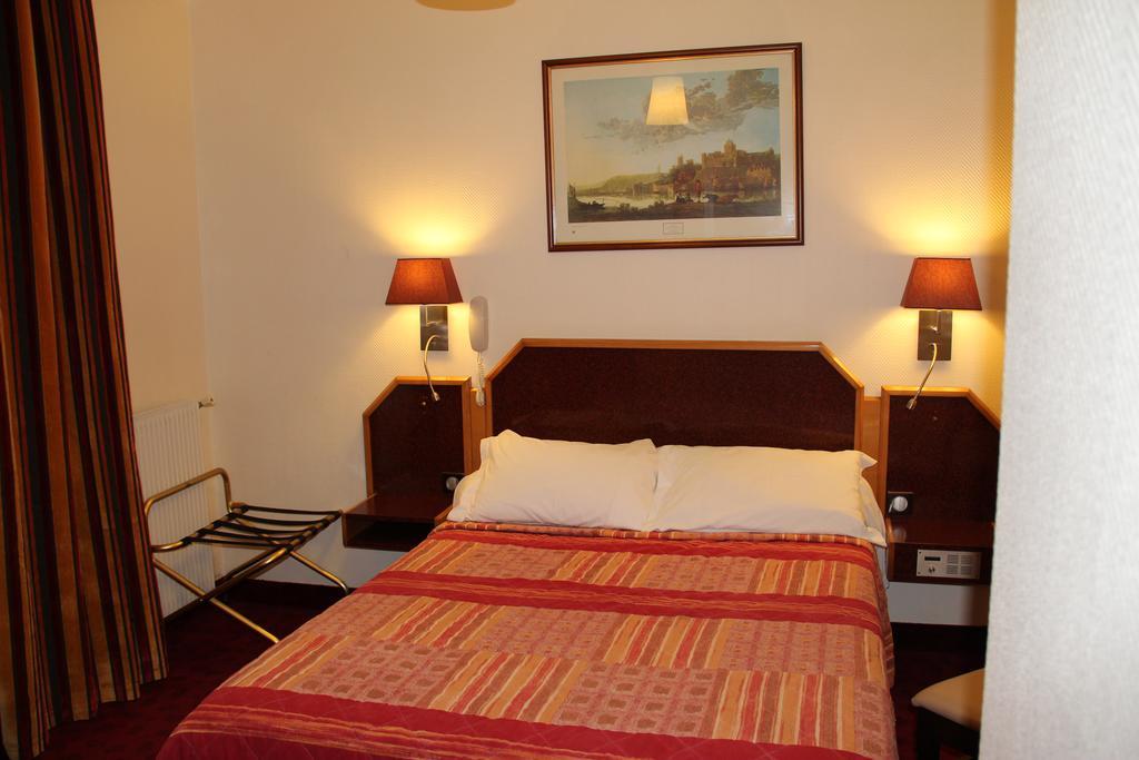 Hotel Les Deux Gares Париж Экстерьер фото