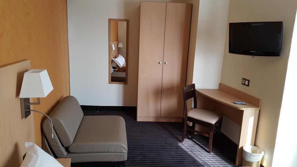 Hotel Les Deux Gares Париж Экстерьер фото
